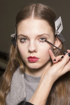 the-london-fashion-week-makeup-trends-you-can-pull-off-at-home